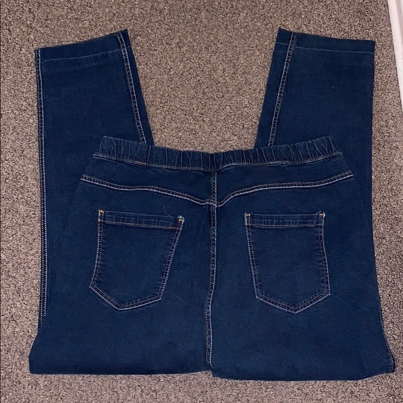 Short and Jean Bundle - Picture 7 of 8